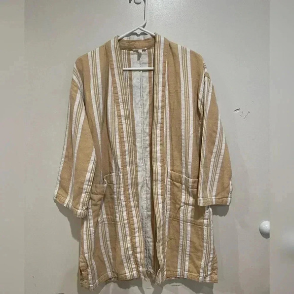 Eileen Fisher Reed
Striped Organic Cotton Doubleweave
Kimono Jacket - Picture 2 of 9